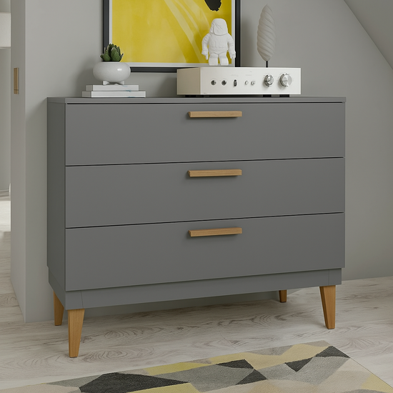 commode blanche à trois tiroirs