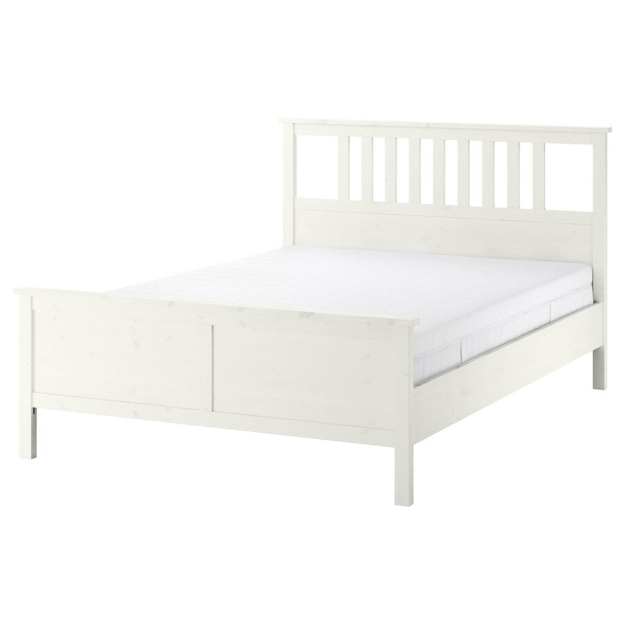 Lit double  avec design classique et élégant