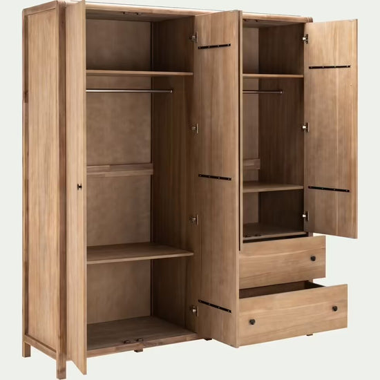 Armoire en bois sur mesure, élégante et fonctionnelle
