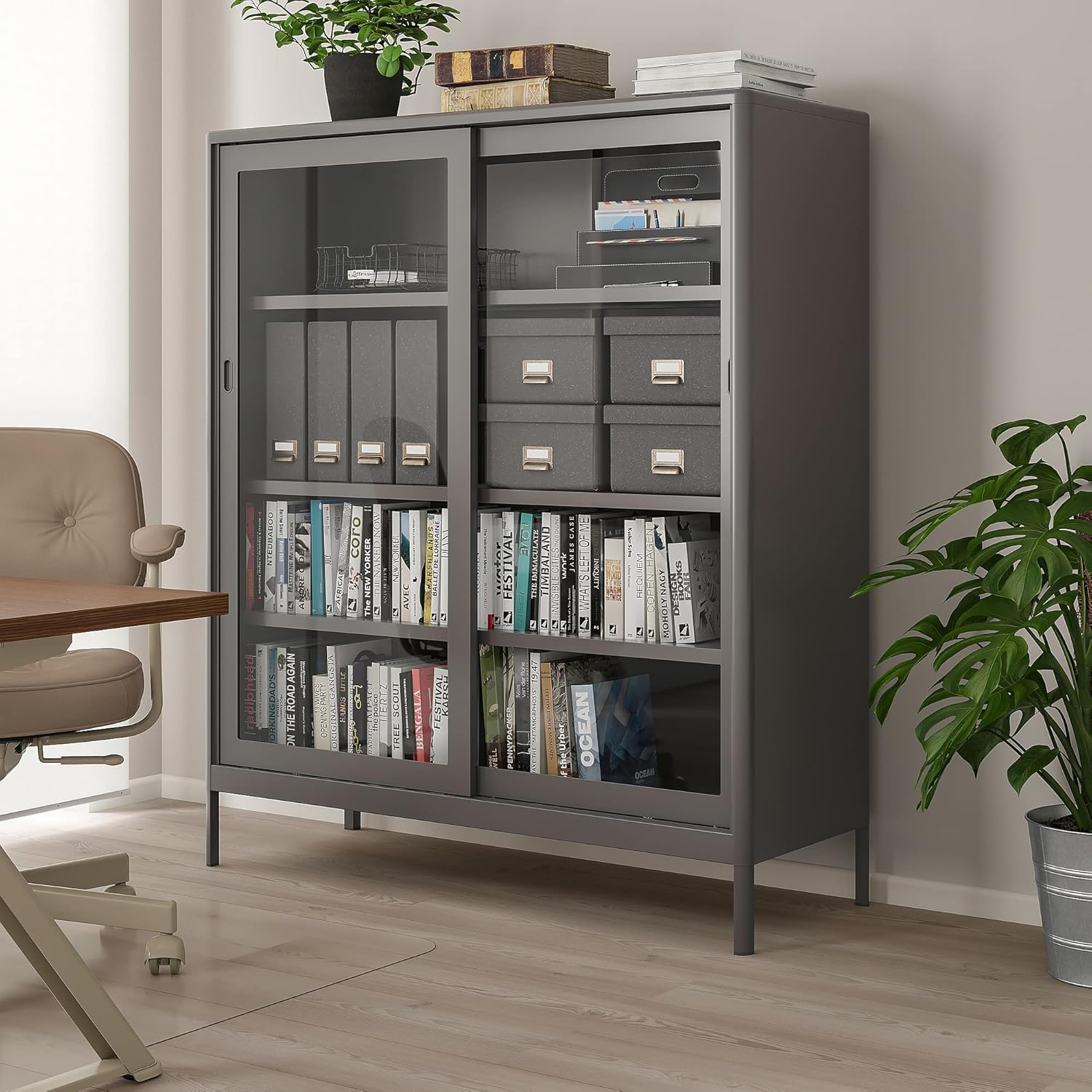 vitrine Moderne sur pieds avec portes coulissantes